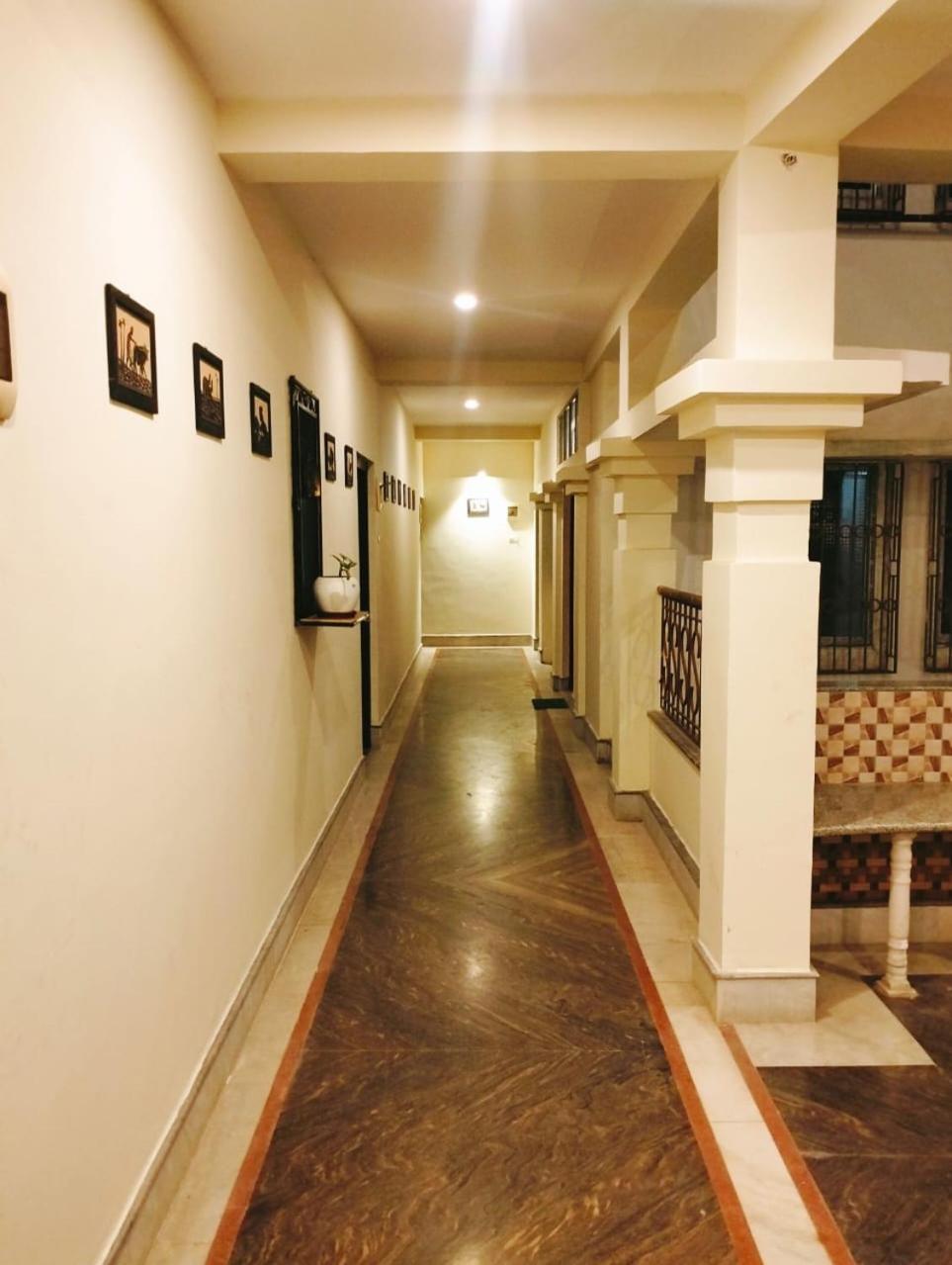 Hotel Kolam Shānti Niketan Exterior foto